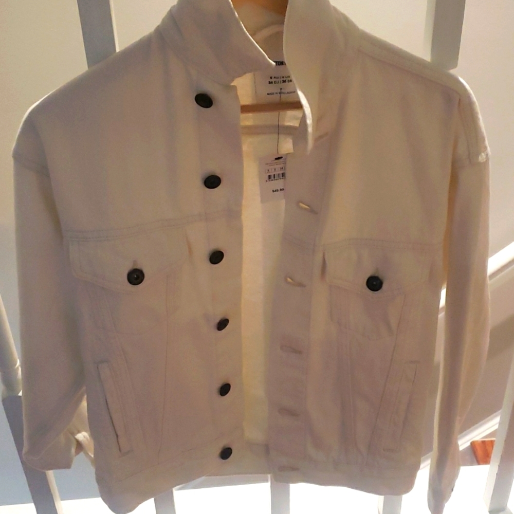 Cream white jean jacket , never worn , cotton on , usa 2